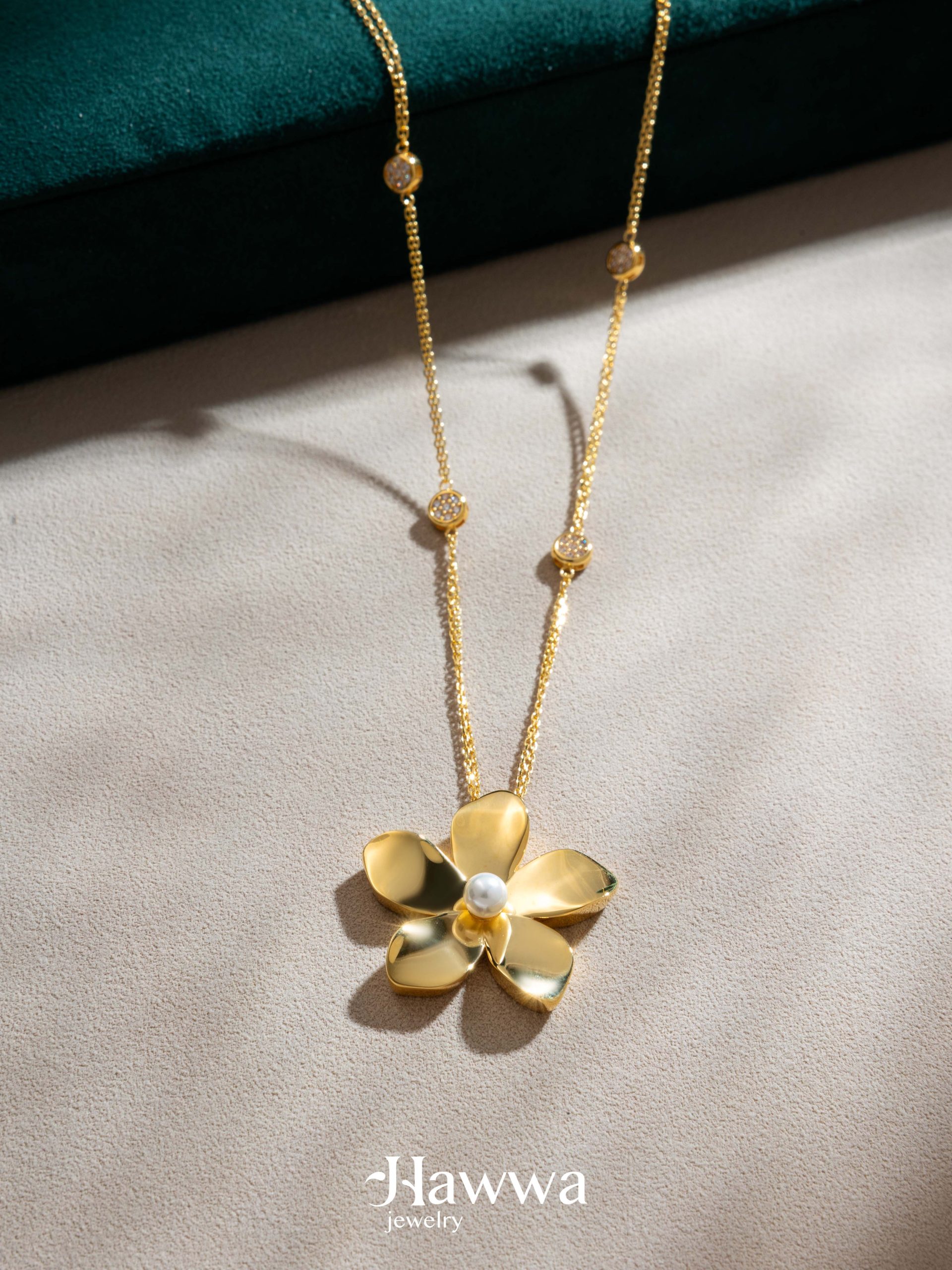 Sparkling Rose-Shaped Pendant
