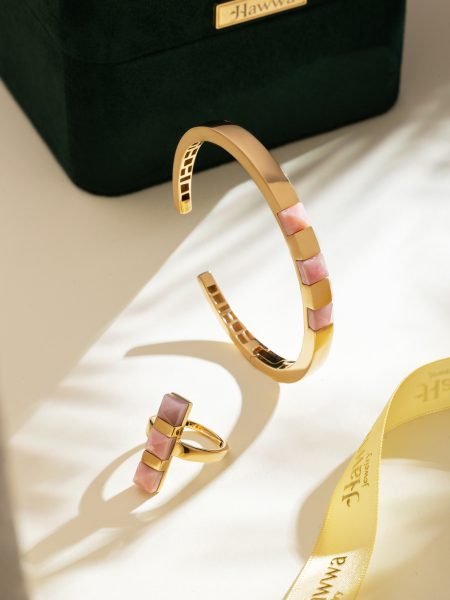 Stunning bracelet and ring set,